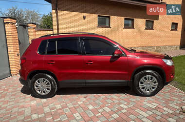 Внедорожник / Кроссовер Volkswagen Tiguan 2008 в 