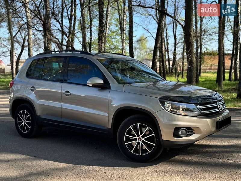 Внедорожник / Кроссовер Volkswagen Tiguan 2016 в 