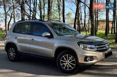 Внедорожник / Кроссовер Volkswagen Tiguan 2016 в 