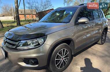 Внедорожник / Кроссовер Volkswagen Tiguan 2016 в 