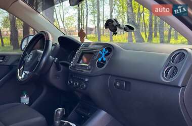 Внедорожник / Кроссовер Volkswagen Tiguan 2016 в 