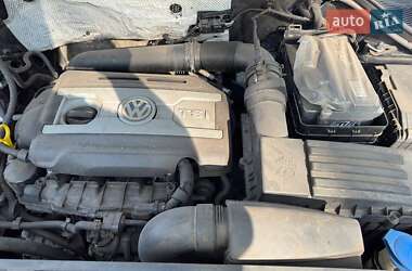 Внедорожник / Кроссовер Volkswagen Tiguan 2016 в 