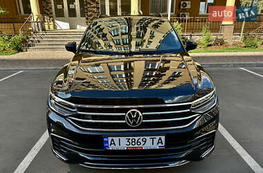 Внедорожник / Кроссовер Volkswagen Tiguan 2022 в 