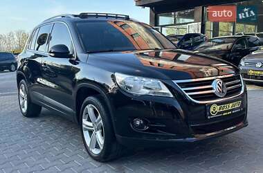 Позашляховик / Кросовер Volkswagen Tiguan 2010 в Чернівцях
