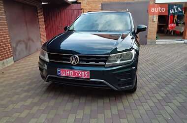 Позашляховик / Кросовер Volkswagen Tiguan 2018 в 