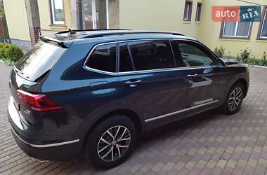 Позашляховик / Кросовер Volkswagen Tiguan 2018 в 