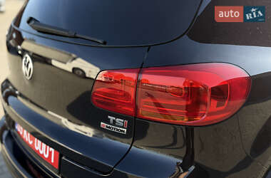 Позашляховик / Кросовер Volkswagen Tiguan 2016 в 