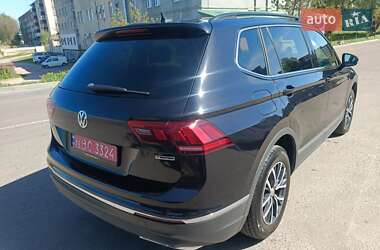 Внедорожник / Кроссовер Volkswagen Tiguan 2020 в 