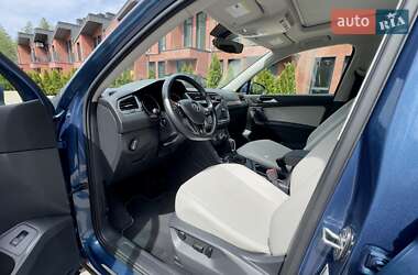 Внедорожник / Кроссовер Volkswagen Tiguan 2018 в 