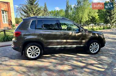 Позашляховик / Кросовер Volkswagen Tiguan 2013 в 