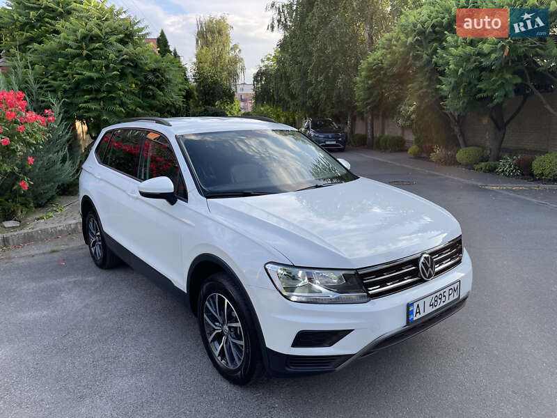 Внедорожник / Кроссовер Volkswagen Tiguan 2020 в 