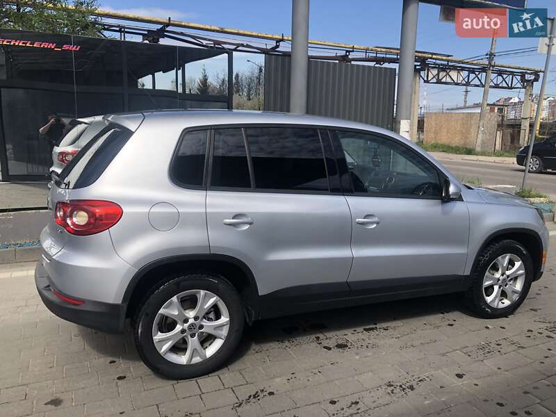 Внедорожник / Кроссовер Volkswagen Tiguan 2009 в Ивано-Франковске