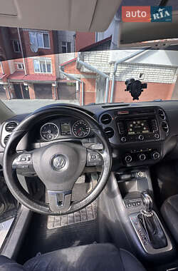 Внедорожник / Кроссовер Volkswagen Tiguan 2012 в 