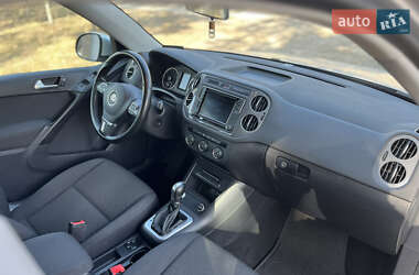 Внедорожник / Кроссовер Volkswagen Tiguan 2017 в 