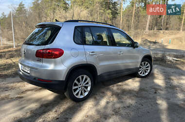Внедорожник / Кроссовер Volkswagen Tiguan 2017 в 