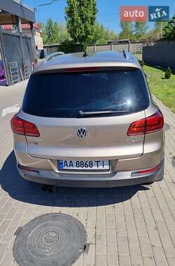 Позашляховик / Кросовер Volkswagen Tiguan 2012 в 