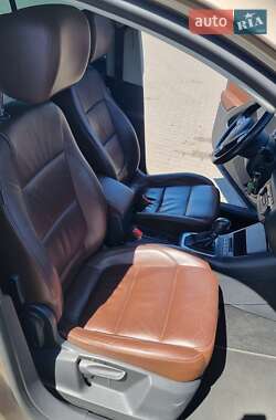Позашляховик / Кросовер Volkswagen Tiguan 2012 в 
