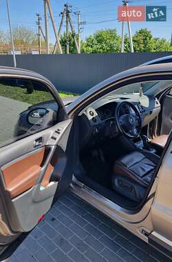Позашляховик / Кросовер Volkswagen Tiguan 2012 в 