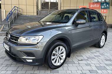 Внедорожник / Кроссовер Volkswagen Tiguan 2019 в 