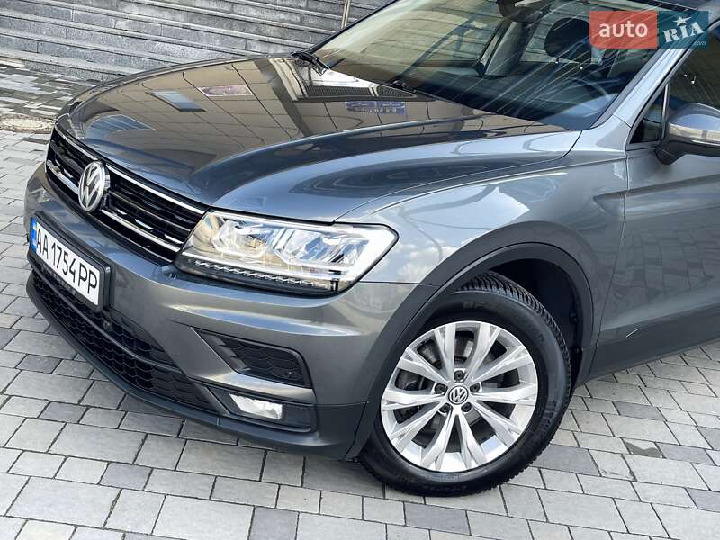 Внедорожник / Кроссовер Volkswagen Tiguan 2019 в 