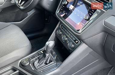 Внедорожник / Кроссовер Volkswagen Tiguan 2019 в 