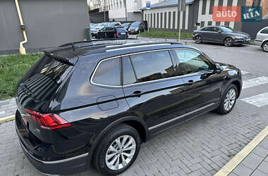 Позашляховик / Кросовер Volkswagen Tiguan 2017 в 