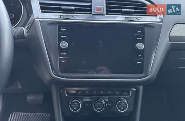 Позашляховик / Кросовер Volkswagen Tiguan 2017 в 