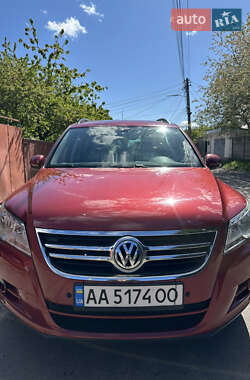 Внедорожник / Кроссовер Volkswagen Tiguan 2011 в Киеве