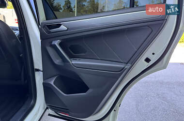 Внедорожник / Кроссовер Volkswagen Tiguan 2020 в 