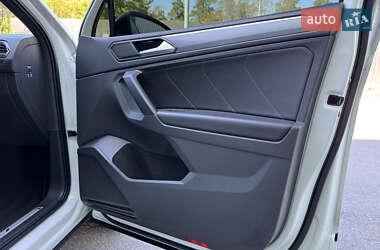 Внедорожник / Кроссовер Volkswagen Tiguan 2020 в 