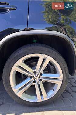 Внедорожник / Кроссовер Volkswagen Tiguan 2015 в 
