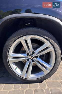 Внедорожник / Кроссовер Volkswagen Tiguan 2015 в 