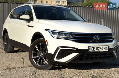Внедорожник / Кроссовер Volkswagen Tiguan 2021 в Каменском