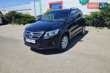 Позашляховик / Кросовер Volkswagen Tiguan 2011 в Ужгороді