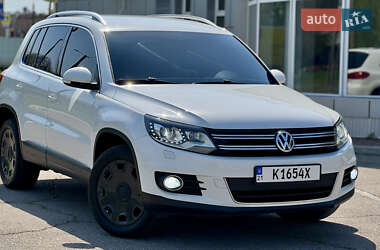 Внедорожник / Кроссовер Volkswagen Tiguan 2011 в Харькове