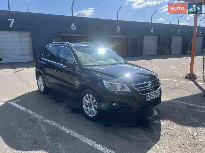 Внедорожник / Кроссовер Volkswagen Tiguan 2008 в 