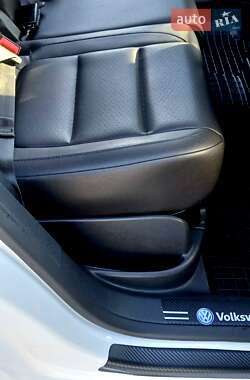 Внедорожник / Кроссовер Volkswagen Tiguan 2011 в 