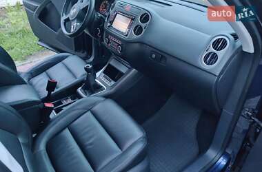 Позашляховик / Кросовер Volkswagen Tiguan 2010 в 