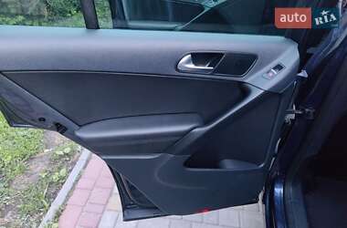 Позашляховик / Кросовер Volkswagen Tiguan 2010 в 