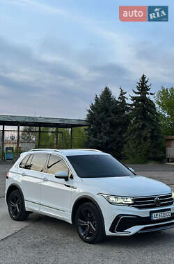 Внедорожник / Кроссовер Volkswagen Tiguan 2021 в 