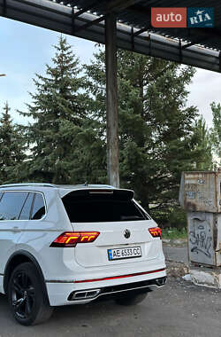 Внедорожник / Кроссовер Volkswagen Tiguan 2021 в 