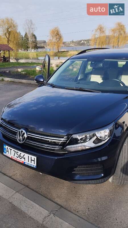 Внедорожник / Кроссовер Volkswagen Tiguan 2015 в Бурштыне