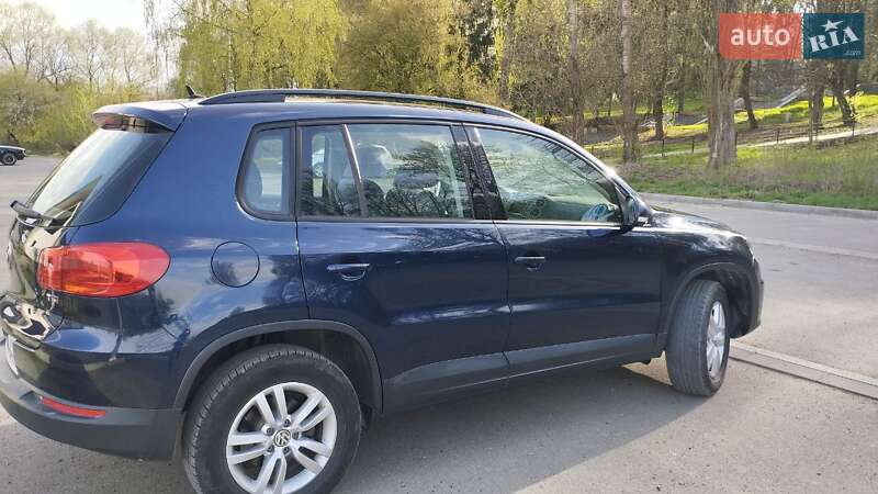 Внедорожник / Кроссовер Volkswagen Tiguan 2015 в Бурштыне