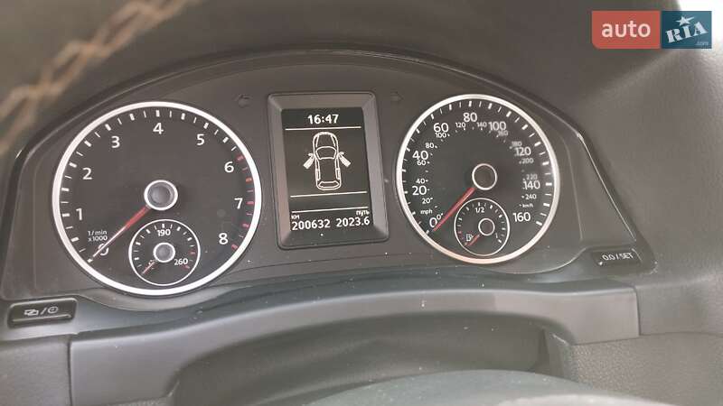 Внедорожник / Кроссовер Volkswagen Tiguan 2015 в Бурштыне