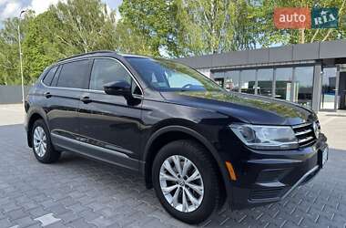 Внедорожник / Кроссовер Volkswagen Tiguan 2018 в Старой Выжевке