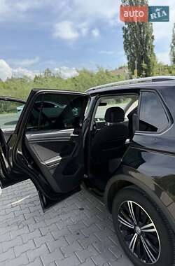 Внедорожник / Кроссовер Volkswagen Tiguan 2019 в 