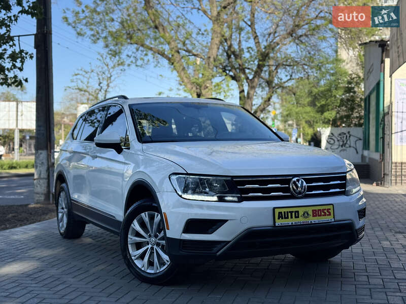 Позашляховик / Кросовер Volkswagen Tiguan 2018 в 