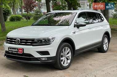 Внедорожник / Кроссовер Volkswagen Tiguan 2017 в Киеве