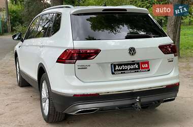Позашляховик / Кросовер Volkswagen Tiguan 2017 в 