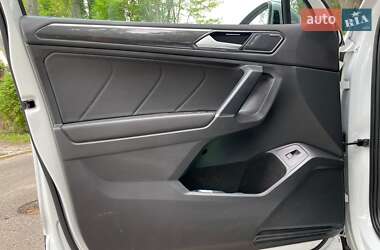 Позашляховик / Кросовер Volkswagen Tiguan 2017 в 